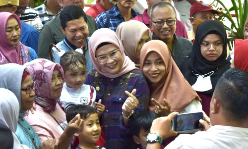 sabtu-ceria-semakin-meriah-bareng-bupati-nina-agustina sabtu-ceria-semakin-meriah-bareng-bupati-nina-agustina