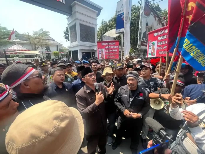 syaefudin sambut aksi nelayan