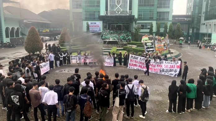 demonstrasi mahasiswa uin saizu