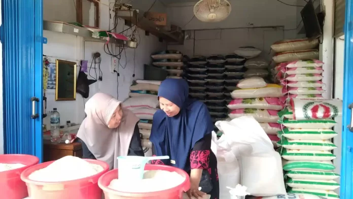pedagang beras di pasar bangkir