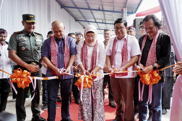 Bupati Nina resmikan rice milling plant di widasari 2