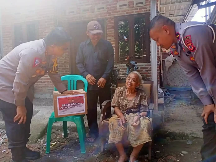 kapolres indramayu bedah rumah di sambimaya juntinyuat