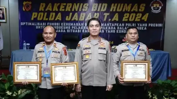 polres indramayu terima penghargaan