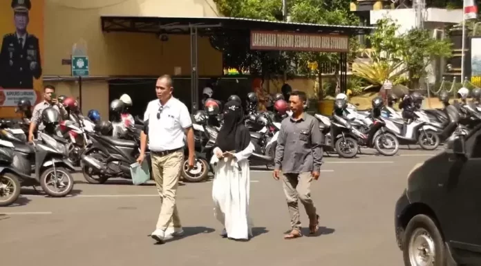 santri di lumajang dinikahi diam-diam oleh pengurus pondok pesantren