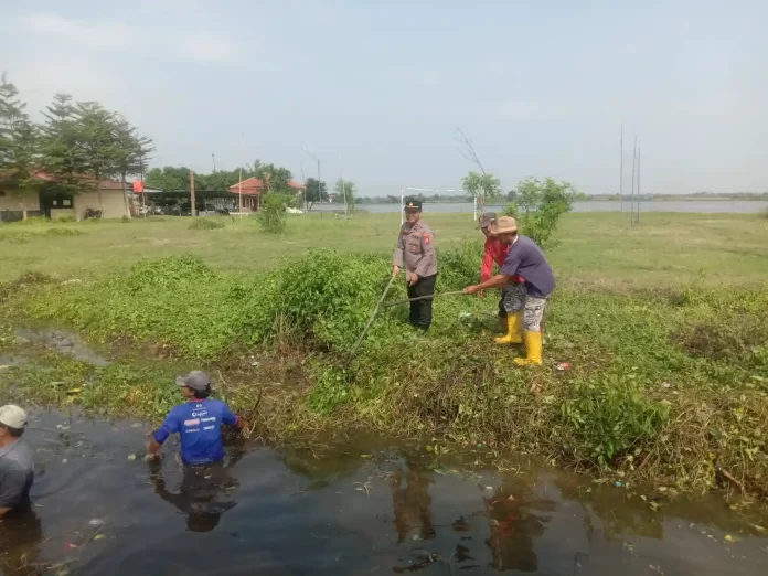 forkopimcam kedokanbunder lakukan pembersihan sungai