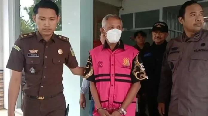 mantan kadisbudbar indramayu jadi tersangka korupsi