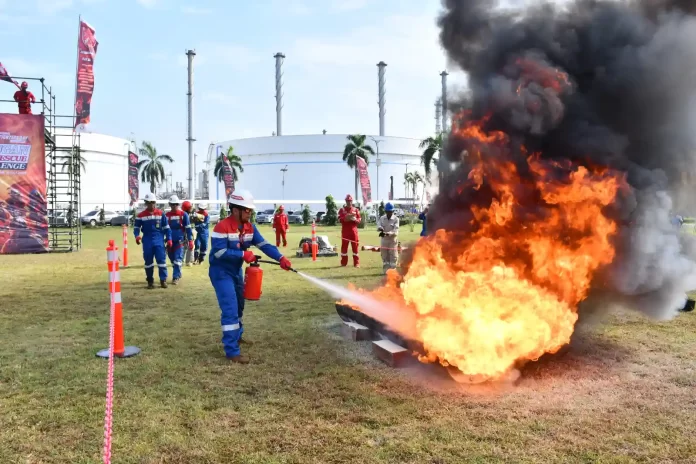 pt kpi pertamina gelar lomba pemadaman kebakaran