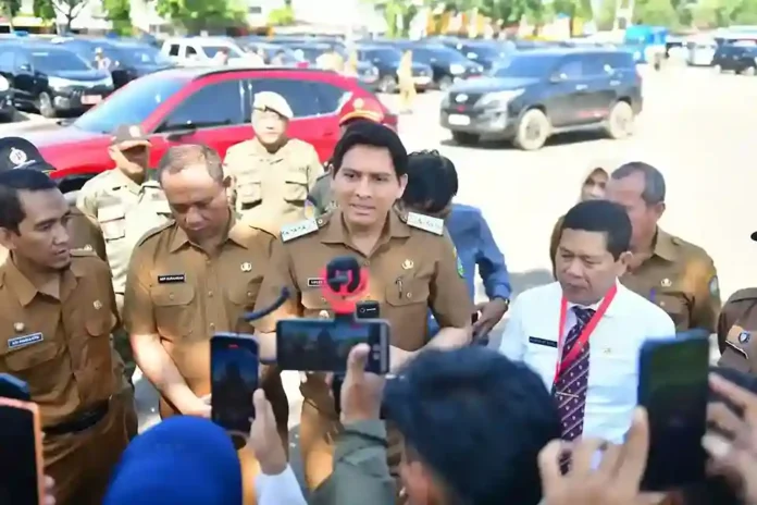 bupati indramayu lucky hakim pimpin apel kendaraan mobil dinas