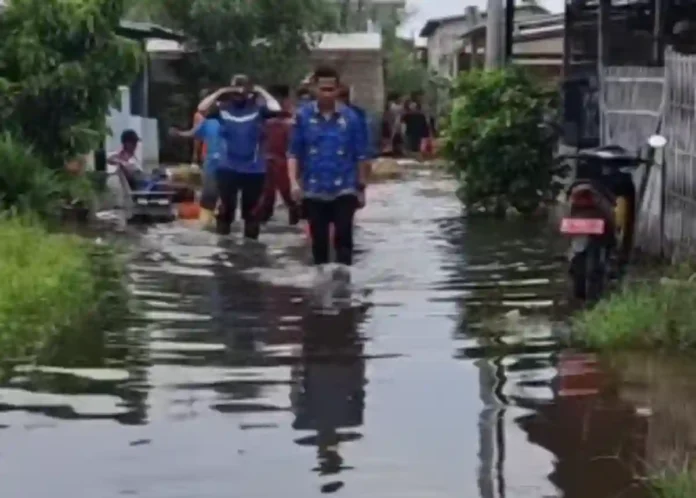 camat indramayu kunjungi BDI banjir