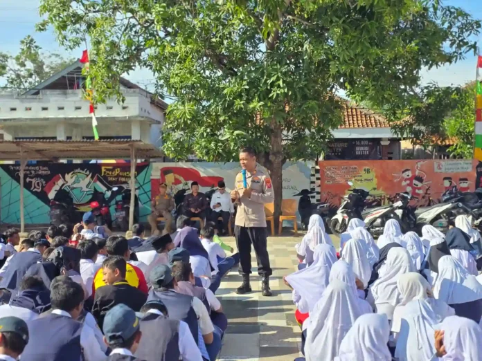 polsek widasari sosialisasi pelajar polsek widasari sosialisasi pelajar
