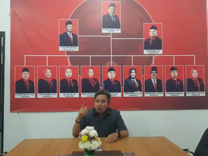 ketua fraksi pdip indramayu edi fauzi