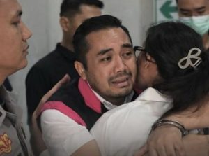 HEBOH! Diintimidasi Pakai ‘Brownies’, Amsal Sitepu Menangis di DPR: “Saya Hanya Ingin Bertahan Hidup!